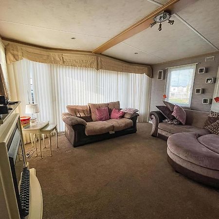 6 Berth Caravan For Hire At Seawick Holiday Park In Clacton-On-Sea Ref 27049Sw Zewnętrze zdjęcie